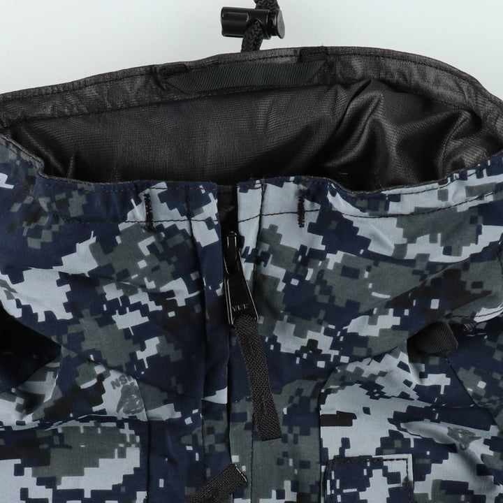 Genuine US Navy camouflage pattern NWU digital camo military Gore-Tex parka, made in USA, SMALL-X-SHORT (equivalent to men's S). Nylon navy blue type Vintage Second Hand