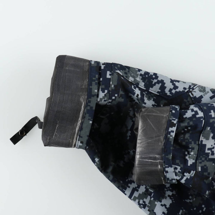 Genuine US Navy camouflage pattern NWU digital camo military Gore-Tex parka, made in USA, SMALL-X-SHORT (equivalent to men's S). Nylon navy blue type Vintage Second Hand