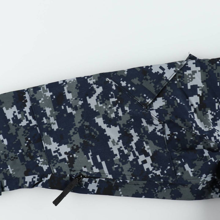 Genuine US Navy camouflage pattern NWU digital camo military Gore-Tex parka, made in USA, SMALL-X-SHORT (equivalent to men's S). Nylon navy blue type Vintage Second Hand