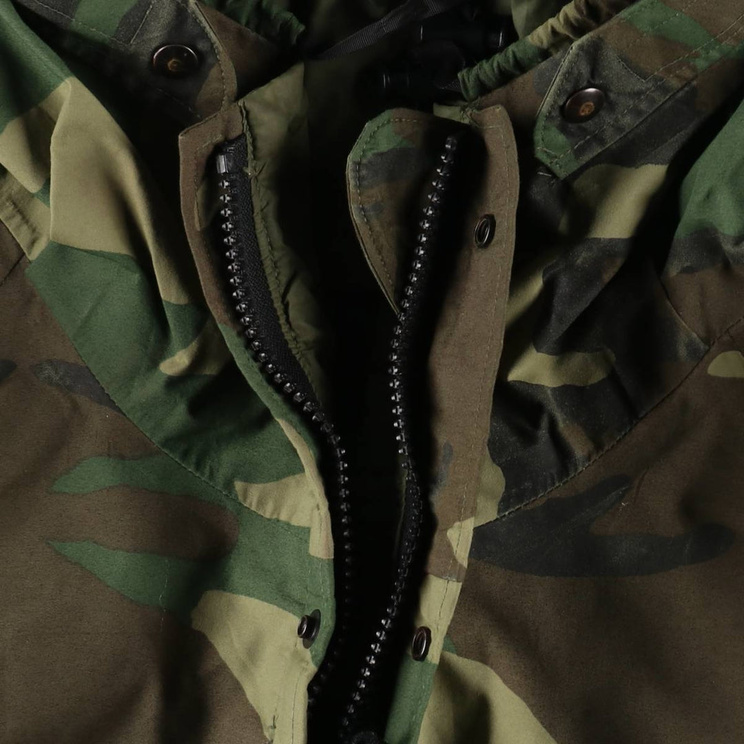 Authentic 1990'S US Military Camouflage Pattern Woodland Camo ECWCS 1st Gen Late Model Military Gore-Tex Parka, Made in USA, Medium-Regular Nylon Khaki type Vintage Second Hand