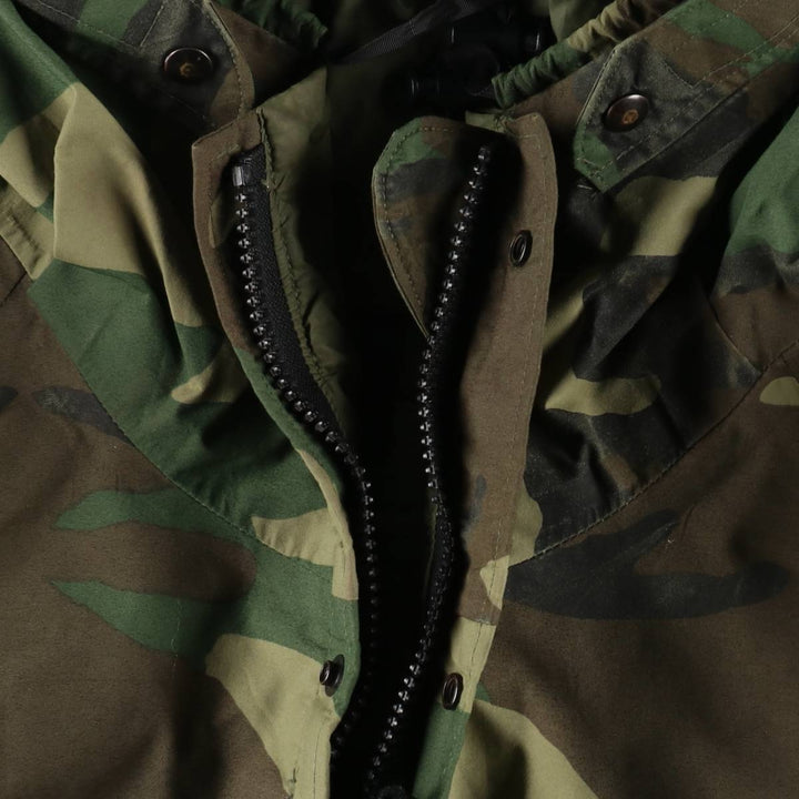 Authentic 1990'S US Military Camouflage Pattern Woodland Camo ECWCS 1st Gen Late Model Military Gore-Tex Parka, Made in USA, Medium-Regular Nylon Khaki type Vintage Second Hand