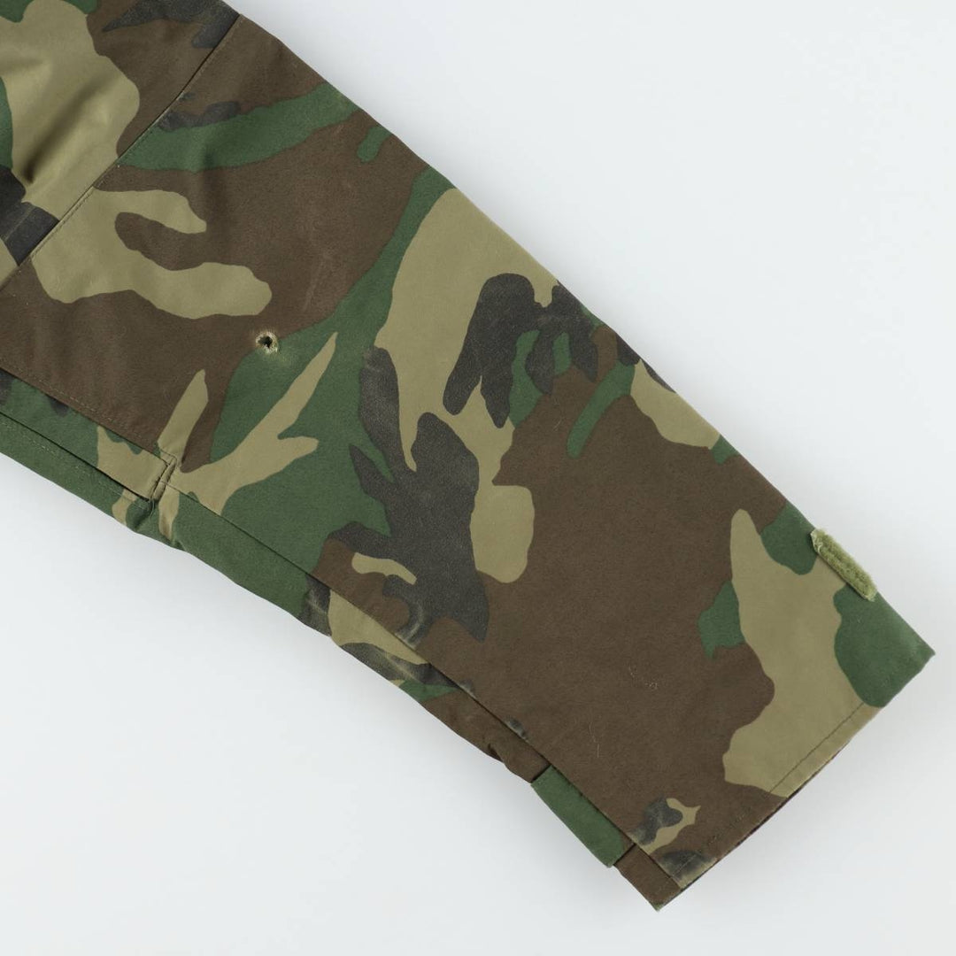 Authentic 1990'S US Military Camouflage Pattern Woodland Camo ECWCS 1st Gen Late Model Military Gore-Tex Parka, Made in USA, Medium-Regular Nylon Khaki type Vintage Second Hand