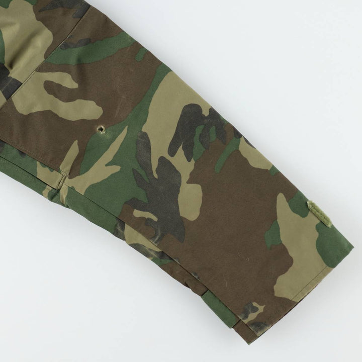 Authentic 1990'S US Military Camouflage Pattern Woodland Camo ECWCS 1st Gen Late Model Military Gore-Tex Parka, Made in USA, Medium-Regular Nylon Khaki type Vintage Second Hand