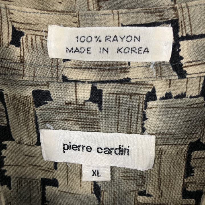 Pierre Cardin all-over print short-sleeved rayon box shirt, men's size XL. Rayon black type Vintage Second Hand