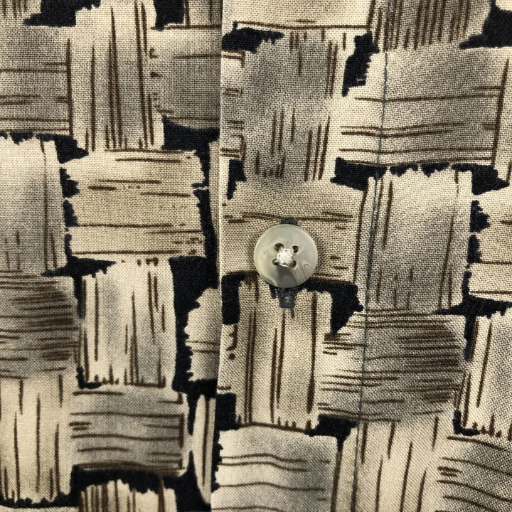 Pierre Cardin all-over print short-sleeved rayon box shirt, men's size XL. Rayon black type Vintage Second Hand