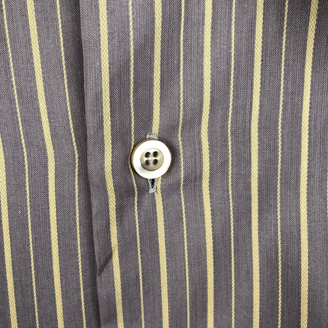 1970'S Van Heusen Stripe Pattern Short-Sleeve Poly-Cotton Shirt, Men's Size M (Equivalent), Vintage polyester Beige type Vintage Second Hand