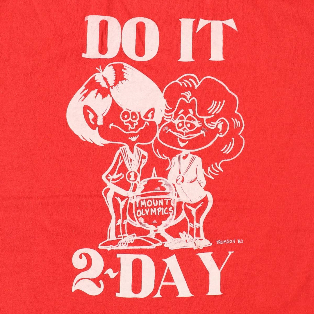 80'S printed T-shirt, made in USA, men's size S equivalent, vintage. polyester red type Vintage Second Hand