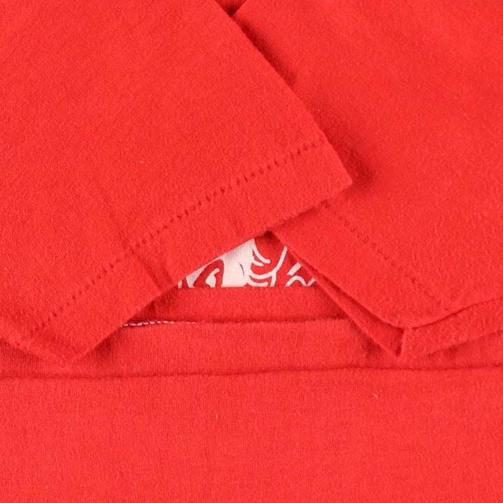 80'S printed T-shirt, made in USA, men's size S equivalent, vintage. polyester red type Vintage Second Hand