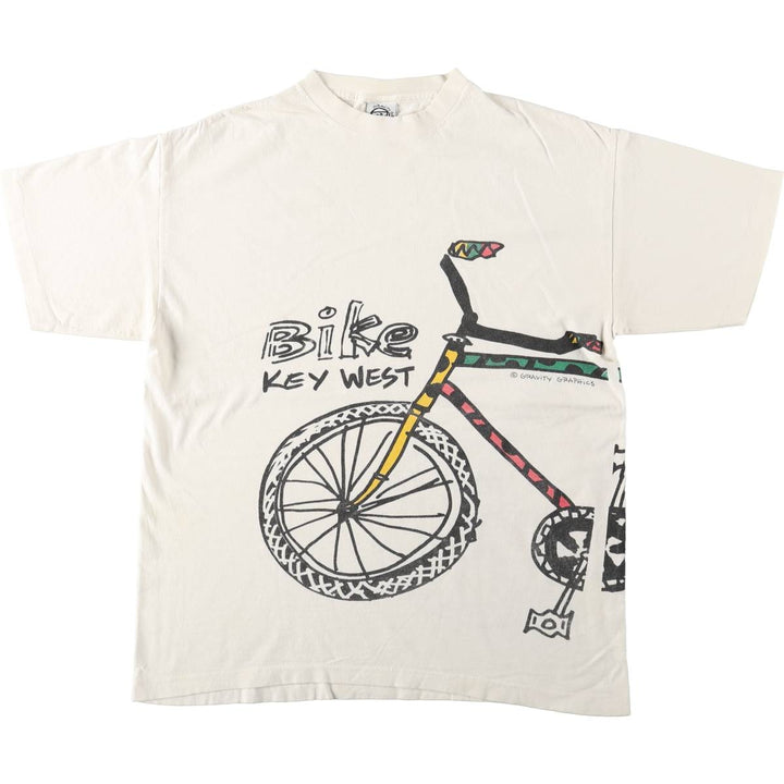 80'S GRAVITY GRAPHICS Print T-Shirt, Made in USA, Men's Size L (Equivalent), Vintage cotton white type Vintage Second Hand