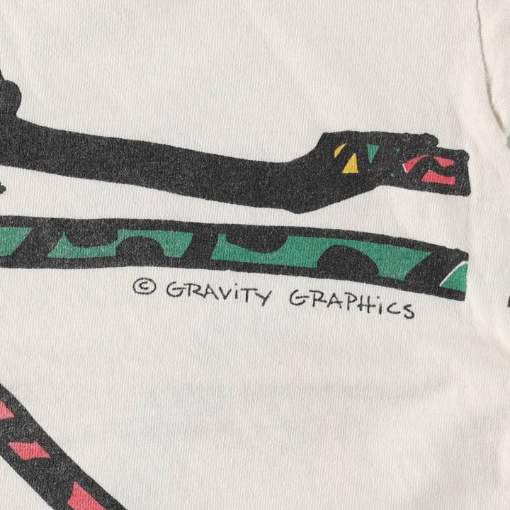 80'S GRAVITY GRAPHICS Print T-Shirt, Made in USA, Men's Size L (Equivalent), Vintage cotton white type Vintage Second Hand