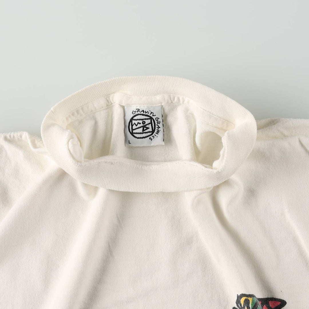 80'S GRAVITY GRAPHICS Print T-Shirt, Made in USA, Men's Size L (Equivalent), Vintage cotton white type Vintage Second Hand