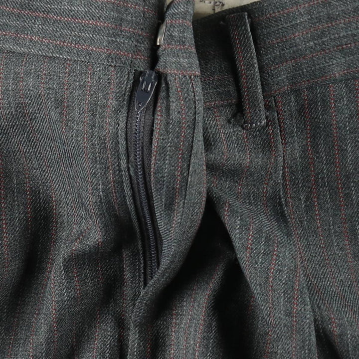 Striped Pattern Two-Pleat Slacks Pants, Made in USA, Men's Size W33 (approx.), Vintage unclear gray type Vintage Second Hand