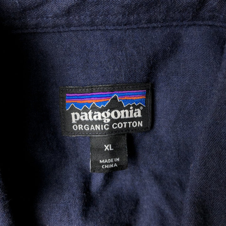 Patagonia ORGANIC COTTON 53900FA19 Long-Sleeve Button-Down Flannel Shirt, Men's XL (approx.) Organic cotton navy blue type Vintage Second Hand