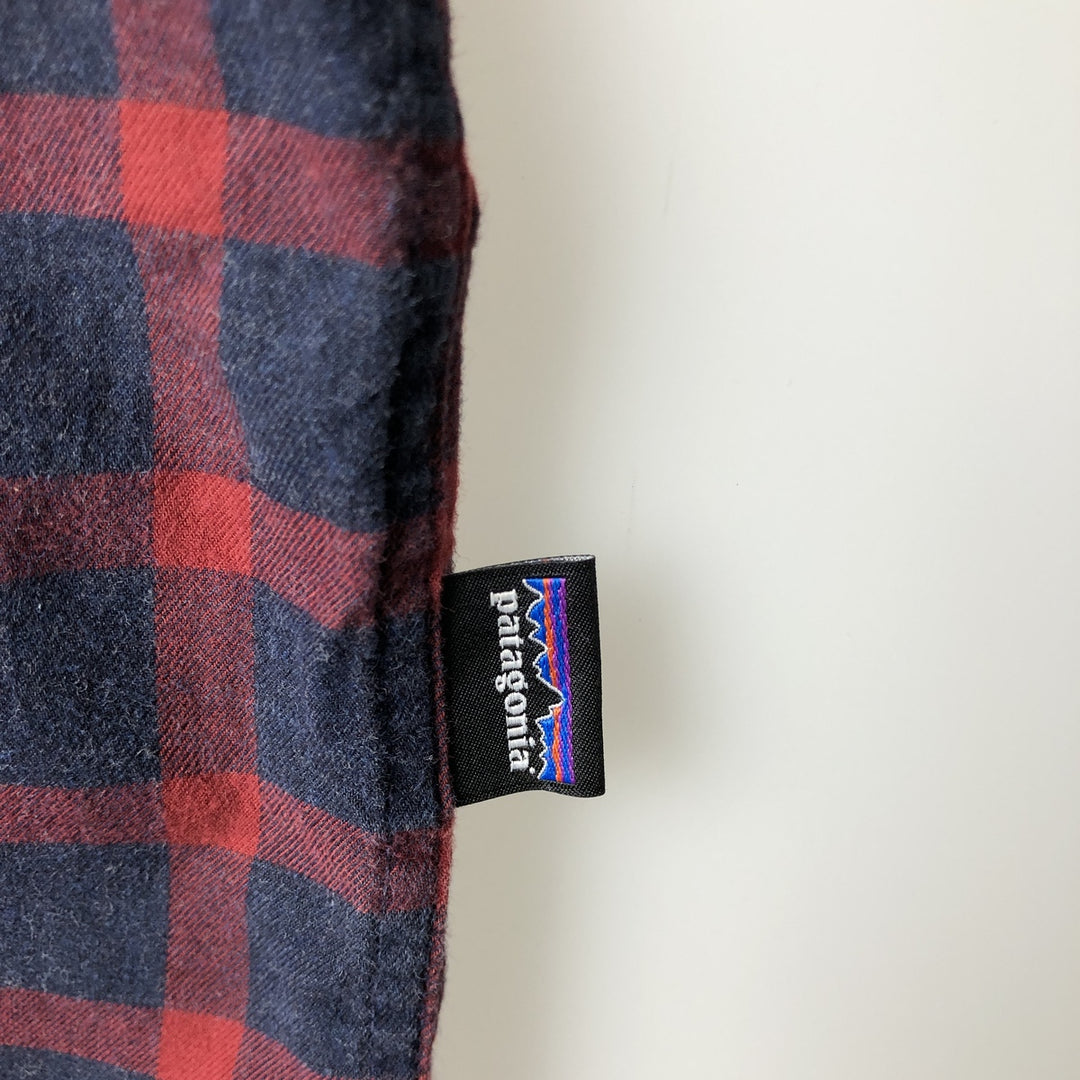 Patagonia Organic Cotton Long-Sleeve Flannel Check Shirt (Men's Size L) Organic cotton red type Vintage Second Hand