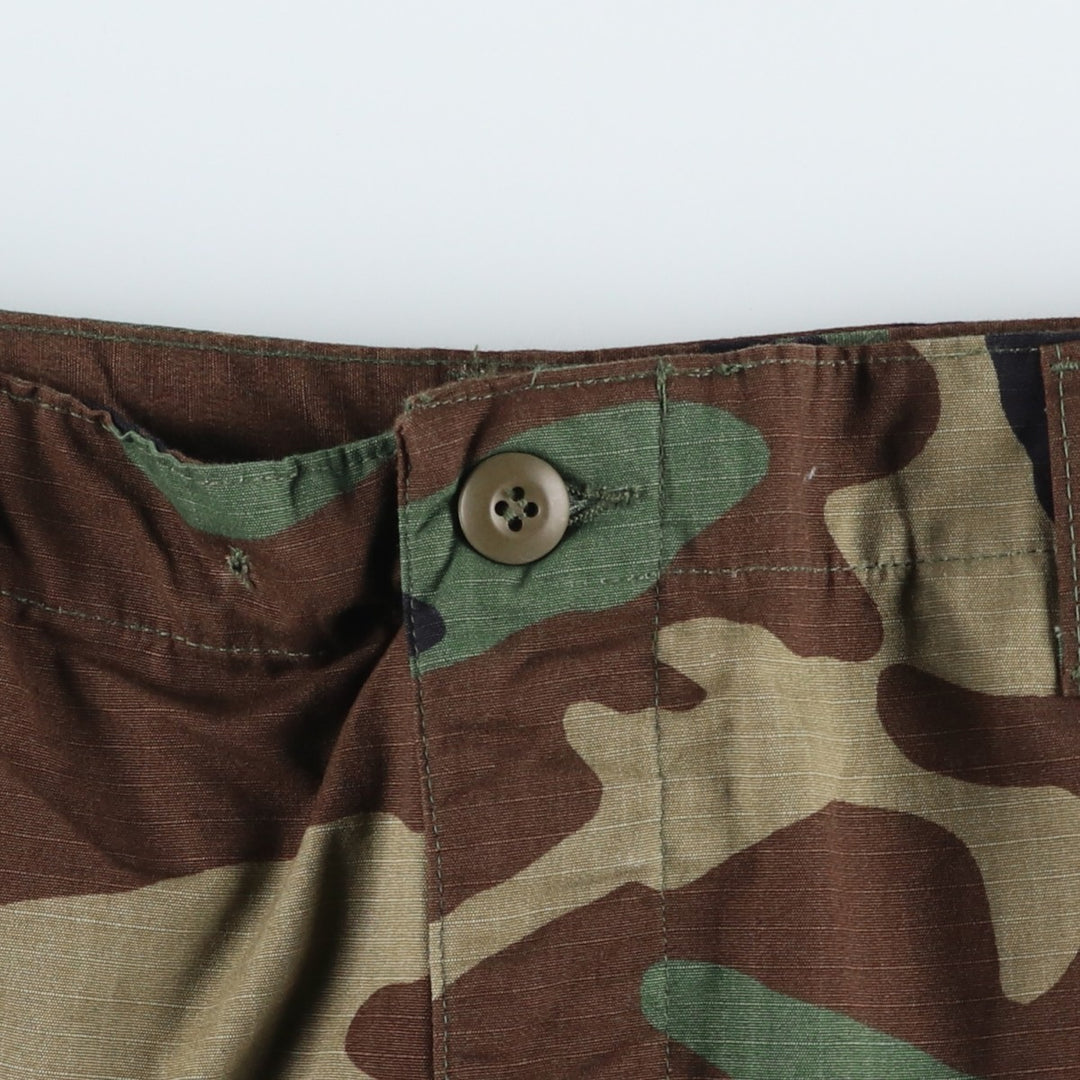 2000'S US Military Issue Camouflage Pattern Woodland Camo Military Cargo Pants, Made in USA, Medium-Short, Men's W34 equivalent. cotton Khaki type Vintage Second Hand