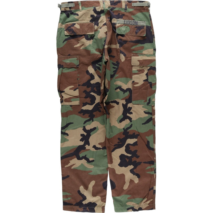 1990'S US Military Issue Camouflage Pattern Woodland Camo Ripstop Military Cargo Pants, Made in USA, MEDIUM-REGULAR (Men's W36 equivalent) Nylon Khaki type Vintage Second Hand