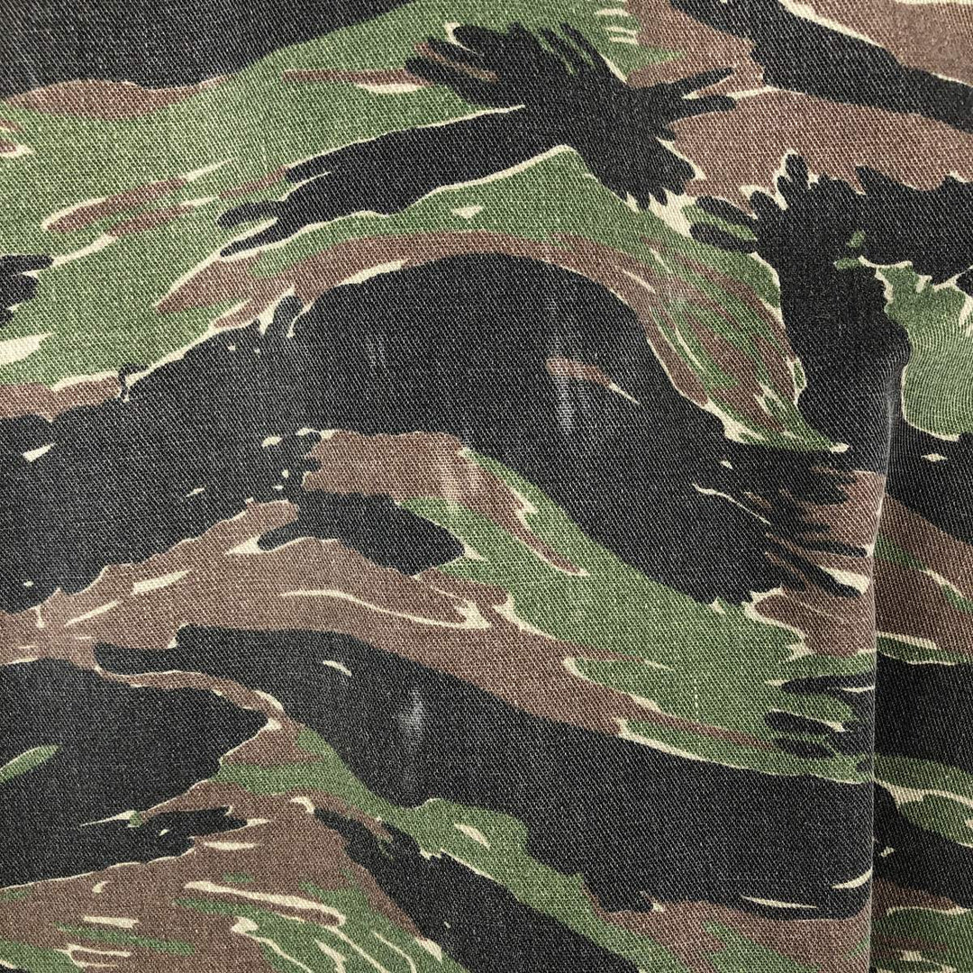 70s-80'S Cabelas Camouflage Pattern Tiger Stripe Camo Long-Sleeve Cotton Shirt, Men's Size XL (Equivalent), Vintage unclear brown type Vintage Second Hand