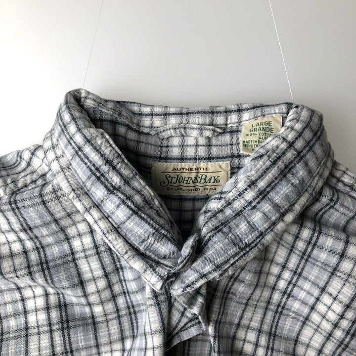 1990'S St. John's Bay Short-Sleeve Button-Down Check Shirt, Men's Size L (approx.), Vintage cotton Blue type light blue Vintage Second Hand
