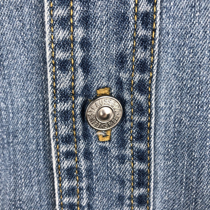 Levi's Red Tab Long Sleeve Denim Shirt, Men's Size Medium cotton blue type Vintage Second Hand