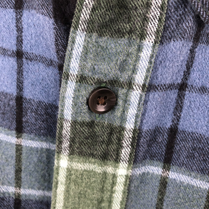 LLBean Slightly Fitted Long Sleeve Button-Down Light Flannel Check Shirt, Men's Size Medium cotton green type Vintage Second Hand