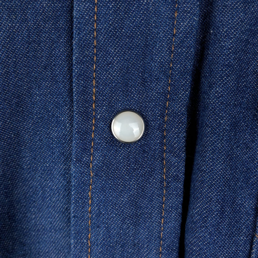 Wrangler Long Sleeve Denim Western Shirt, Men's Size Medium cotton blue type Vintage Second Hand