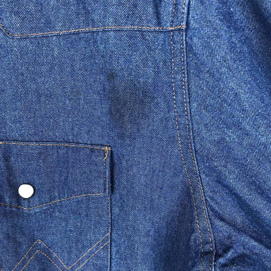 Wrangler Long Sleeve Denim Western Shirt, Men's Size Medium cotton blue type Vintage Second Hand