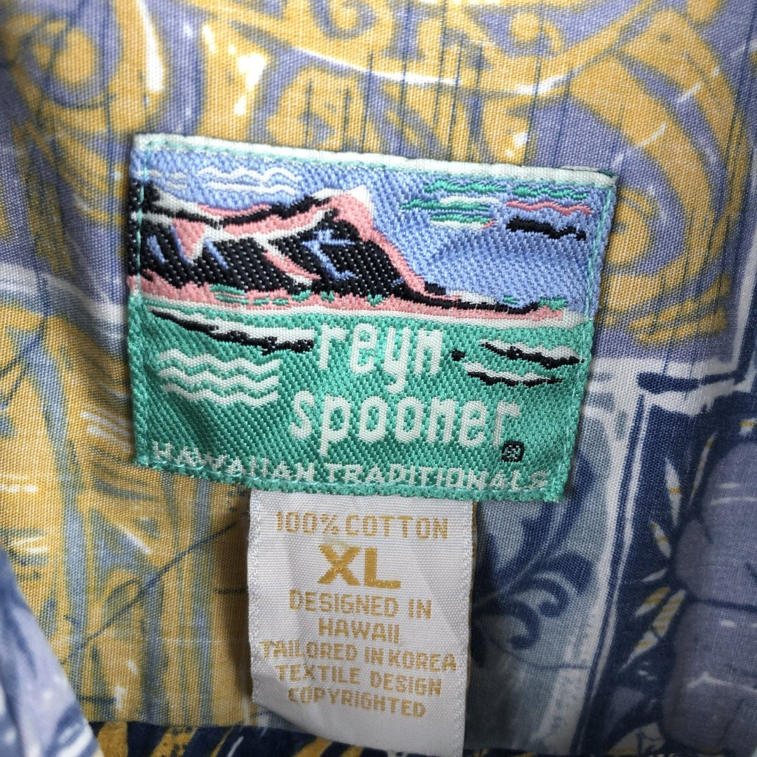Vintage Reyn Spooner Aloha Shirt from the 80s-90s, featuring a Diamond Head tag and an all-over hibiscus pattern, men's size XL equivalent. cotton blue type Vintage Second Hand