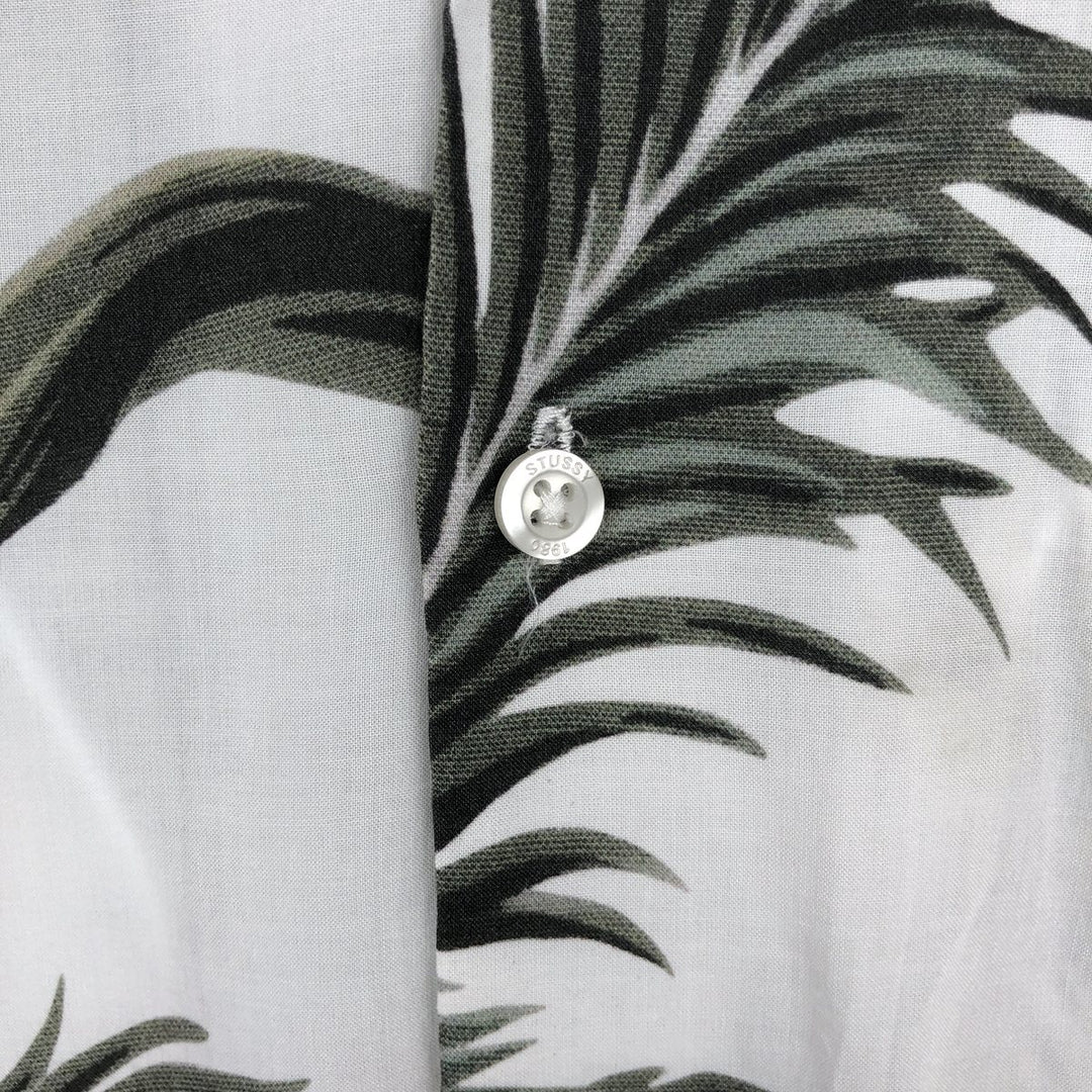 STUSSY All-Over Leaf Pattern Open Collar Rayon Hawaiian Aloha Shirt, Men's Size Small Rayon white type Vintage Second Hand
