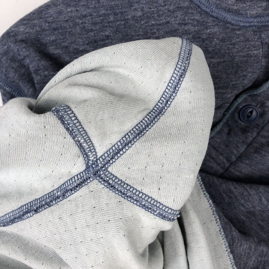 LLBean Henley Neck Long-Sleeve T-Shirt, Made in Canada, Men's Size M (approx.) cotton navy blue type Vintage Second Hand