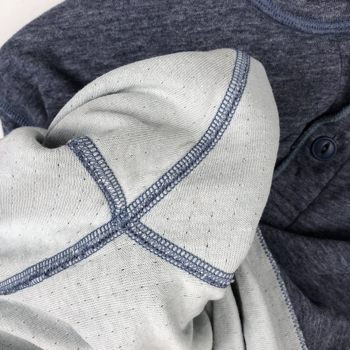 LLBean Henley Neck Long-Sleeve T-Shirt, Made in Canada, Men's Size M (approx.) cotton navy blue type Vintage Second Hand