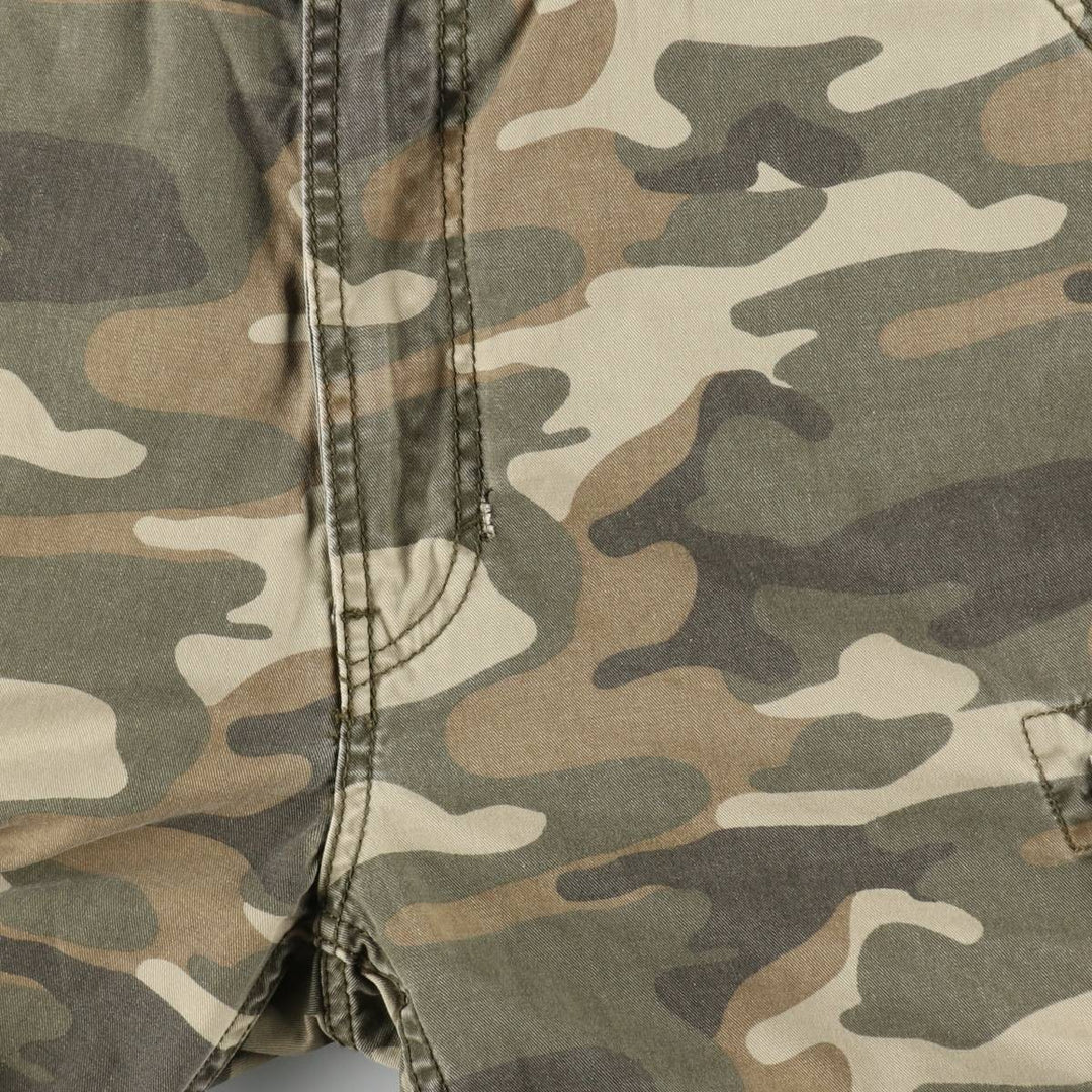 Levi's Camouflage Pattern Woodland Camo Cargo Shorts (Men's W39 equivalent) cotton Khaki type Vintage Second Hand