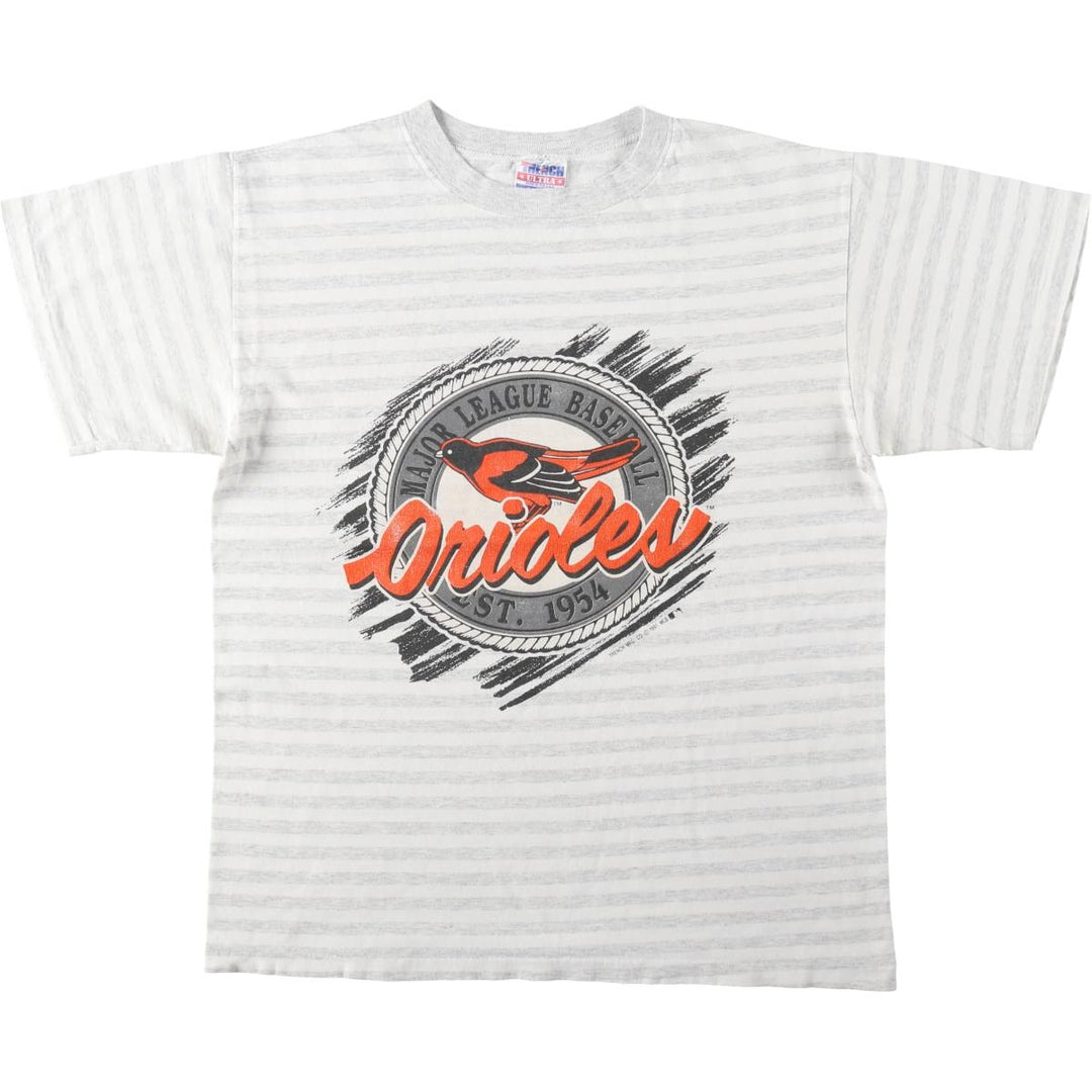 90'S TRENCH MLB Baltimore Orioles Striped Pattern Logo Print T-Shirt, Made in USA, Men's Size L (approx.), Vintage, Short Sleeve cotton white type Vintage Second Hand