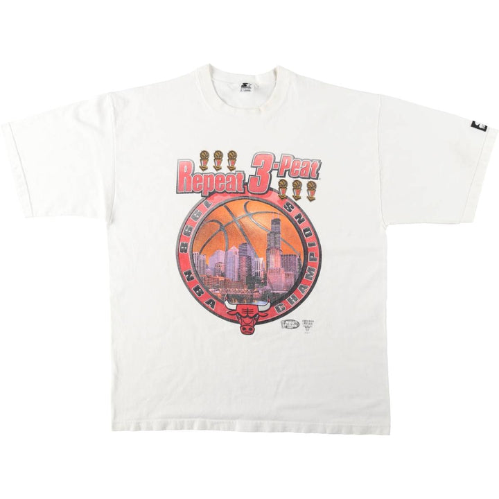 90'S Starter NBA Chicago Bulls sports print T-shirt, Made in USA, Men's XL equivalent, Vintage cotton white type Vintage Second Hand