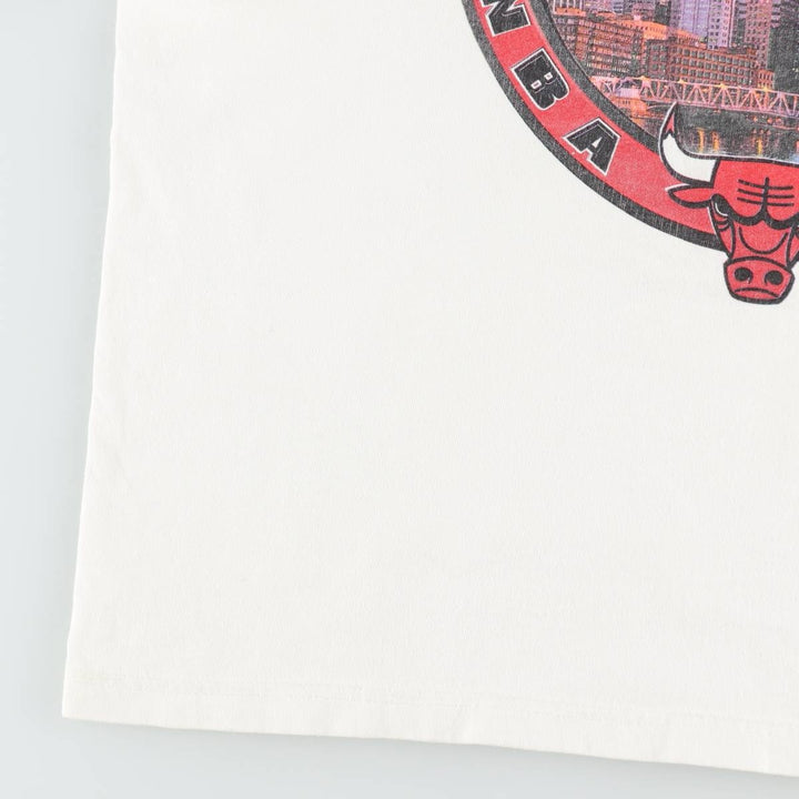 90'S Starter NBA Chicago Bulls sports print T-shirt, Made in USA, Men's XL equivalent, Vintage cotton white type Vintage Second Hand