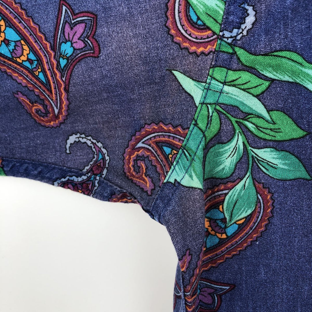 Vintage 1980'S Ralph Lauren CHAPS short-sleeved button-down shirt, men's size L (approx.), featuring leaf and paisley patterns. cotton Navy blue Vintage Second Hand
