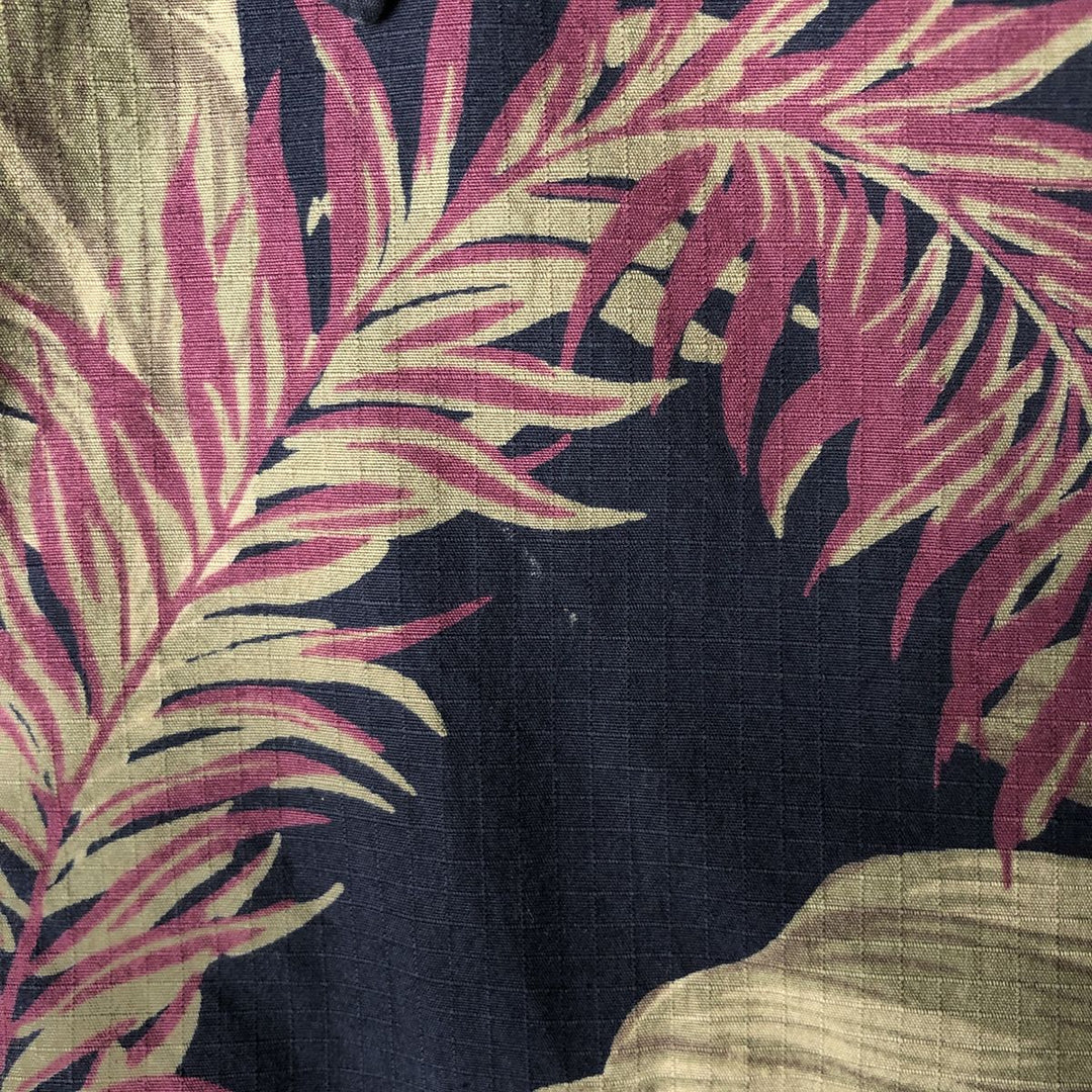 Eddie Bauer Relaxed Fit Leaf Pattern Hawaiian Aloha Shirt, Boxy Shirt, Men's Size XL (approx.) cotton navy blue type Vintage Second Hand