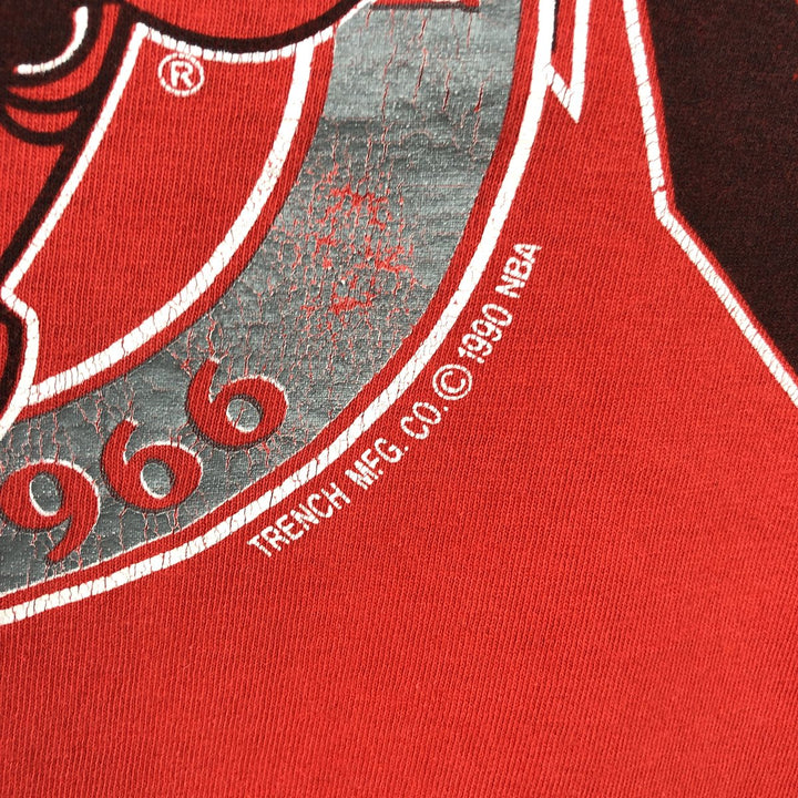 90'S TRENCH NBA CHICAGO BULLS Logo Print T-Shirt, Made in USA, Men's Size L (Equivalent), Vintage cotton red type Vintage Second Hand