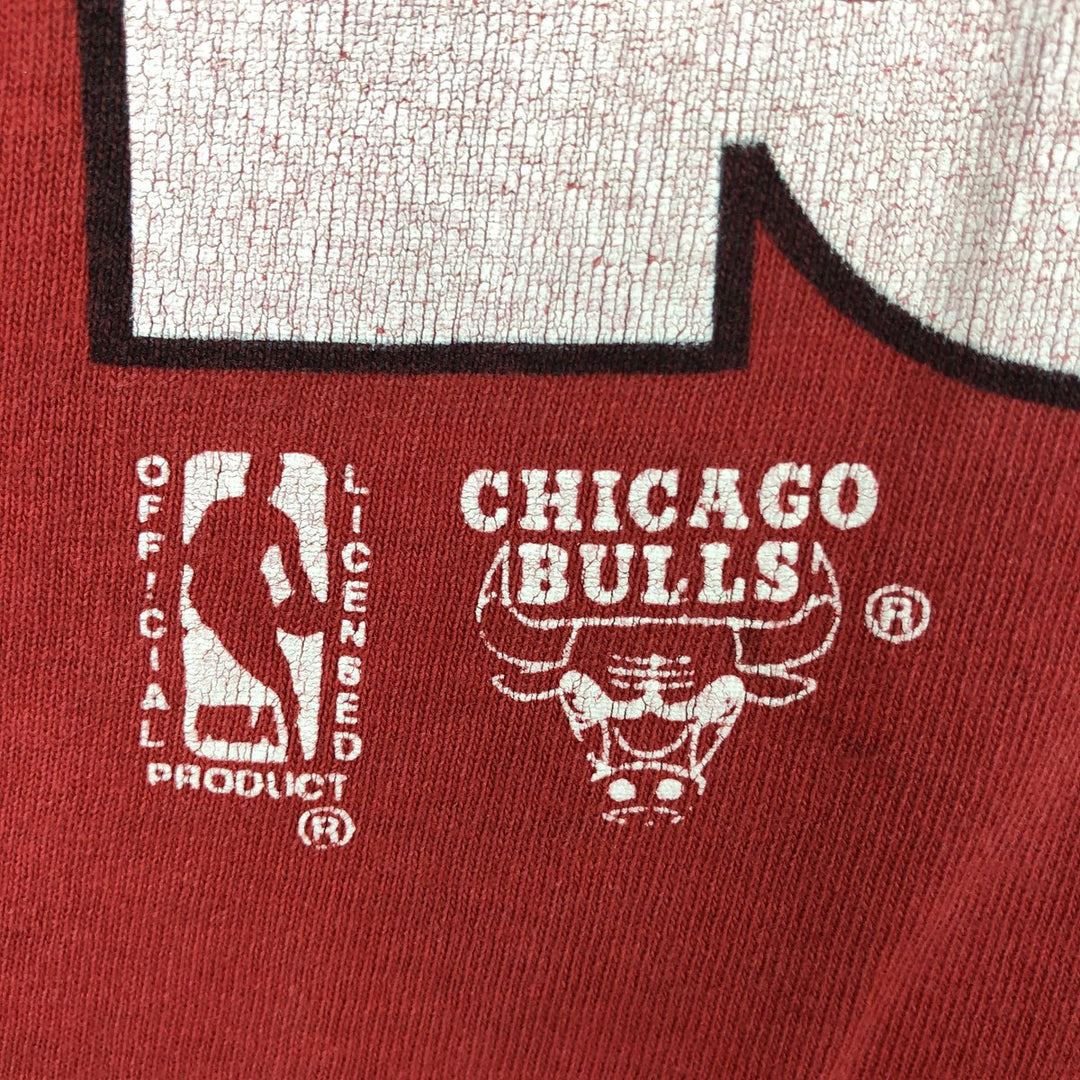 90'S NBA Chicago Bulls sports print T-shirt, men's size L equivalent, vintage. unclear red type Vintage Second Hand