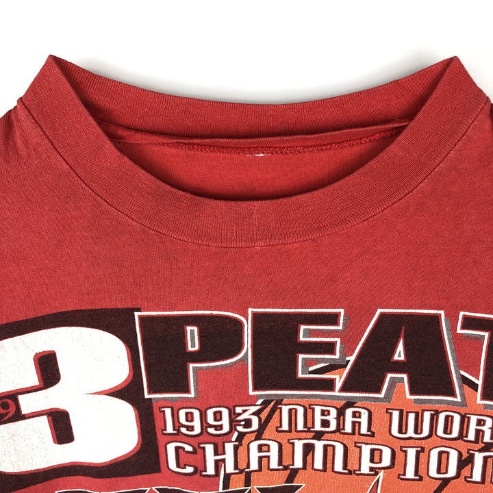 90'S NBA Chicago Bulls sports print T-shirt, men's size L equivalent, vintage. unclear red type Vintage Second Hand