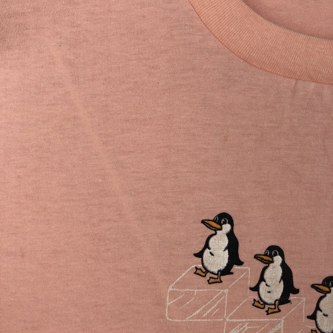 ~90'S COLLECTION UNIQUE Penguin Pattern Print T-Shirt, Made in Canada, Men's Size L (approx.), Vintage cotton coral Vintage Second Hand