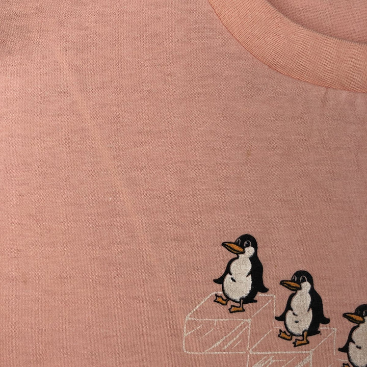 ~90'S COLLECTION UNIQUE Penguin Pattern Print T-Shirt, Made in Canada, Men's Size L (approx.), Vintage cotton coral Vintage Second Hand