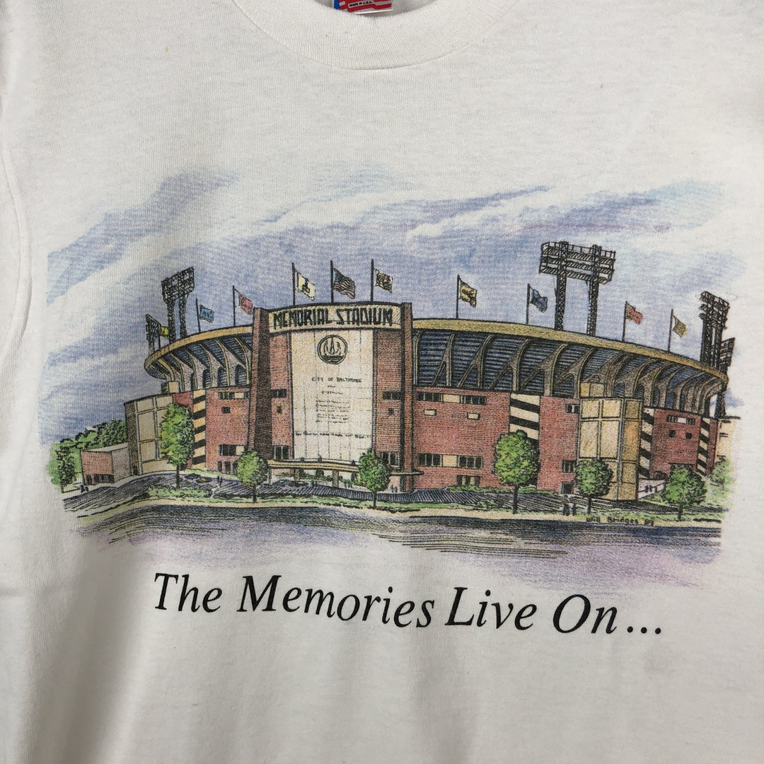 90'S Fruit of the Loom Memorial Stadium print T-shirt, Made in USA, Men's size M equivalent, Vintage cotton white type Vintage Second Hand
