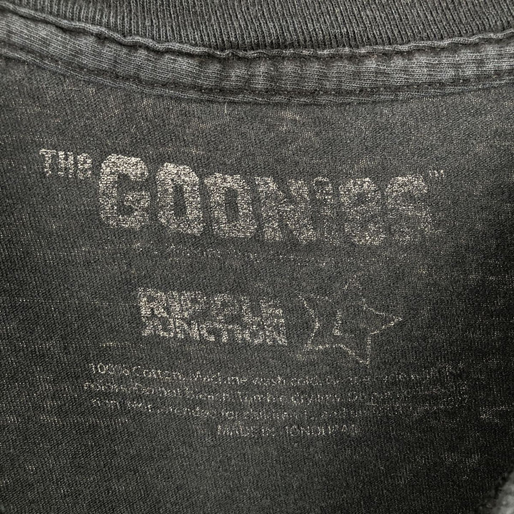 THE GOONIES (The Goonies) Skull Pattern Movie T-Shirt (Men's Size L) cotton black type Vintage Second Hand