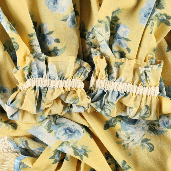 All-over floral print maxi dress with three-quarter sleeves and flared hem, women's size M equivalent, vintage. unclear yellow type Vintage Second Hand