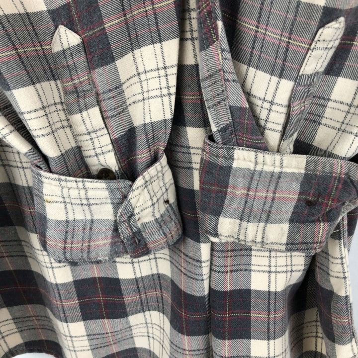 2000'S Woolrich Long-Sleeve Button-Down Light Flannel Check Shirt, Men's Size M (approx.) cotton gray type Vintage Second Hand