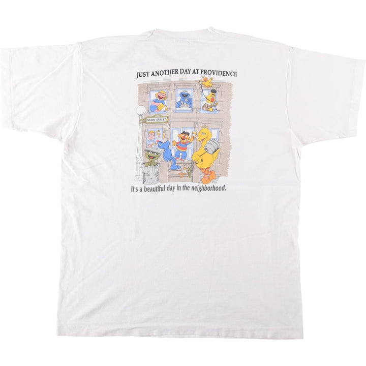 Fruit of the Loom Sesame Street Character Print T-Shirt, Made in USA, Men's Size XL (approx.) cotton white type Vintage Second Hand