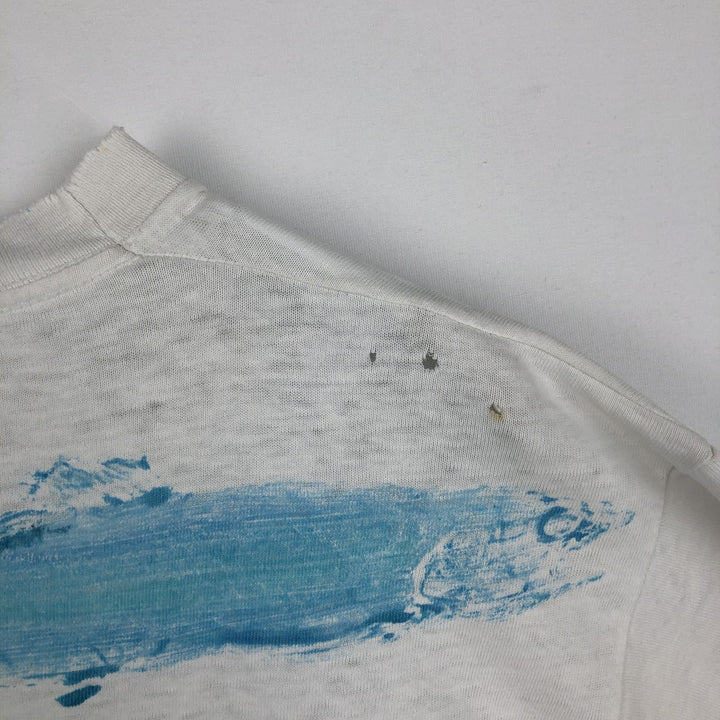 90'S Fruit of the Loom fish print t-shirt, made in Canada, men's size L equivalent, vintage. cotton white type Vintage Second Hand