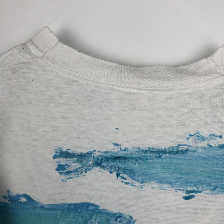 90'S Fruit of the Loom fish print t-shirt, made in Canada, men's size L equivalent, vintage. cotton white type Vintage Second Hand