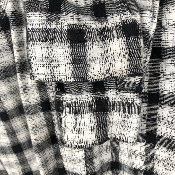 Carhartt Relaxed Fit Check Pattern Long Sleeve Button-Down Light Flannel Check Shirt, Men's Size L (approx.) cotton black type Vintage Second Hand