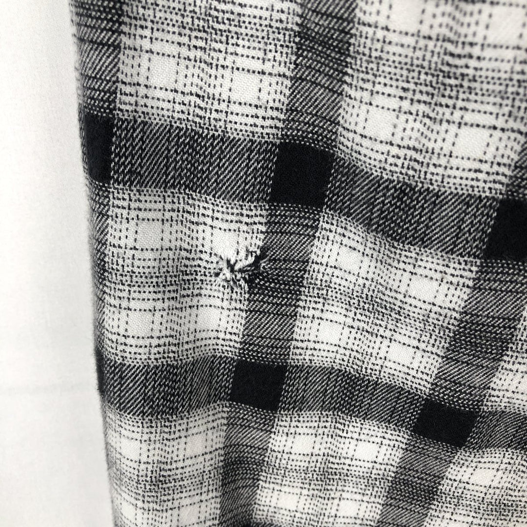 Carhartt Relaxed Fit Check Pattern Long Sleeve Button-Down Light Flannel Check Shirt, Men's Size L (approx.) cotton black type Vintage Second Hand
